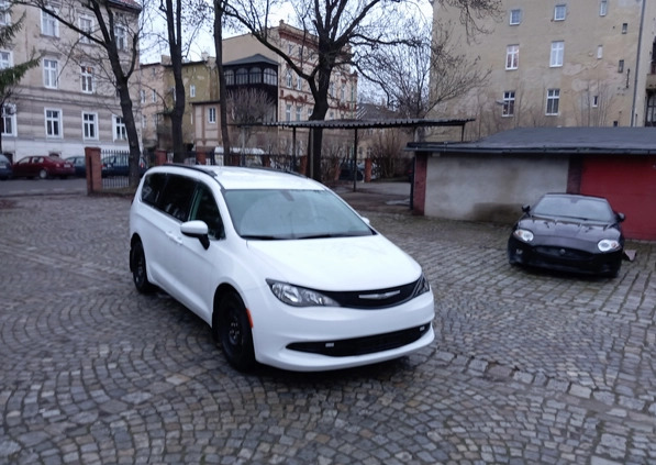 Chrysler Pacifica cena 100000 przebieg: 6690, rok produkcji 2021 z Świdnica małe 79